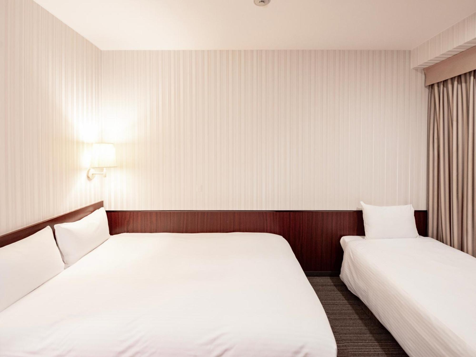 Hotel Hillarys Осака Номер фото
